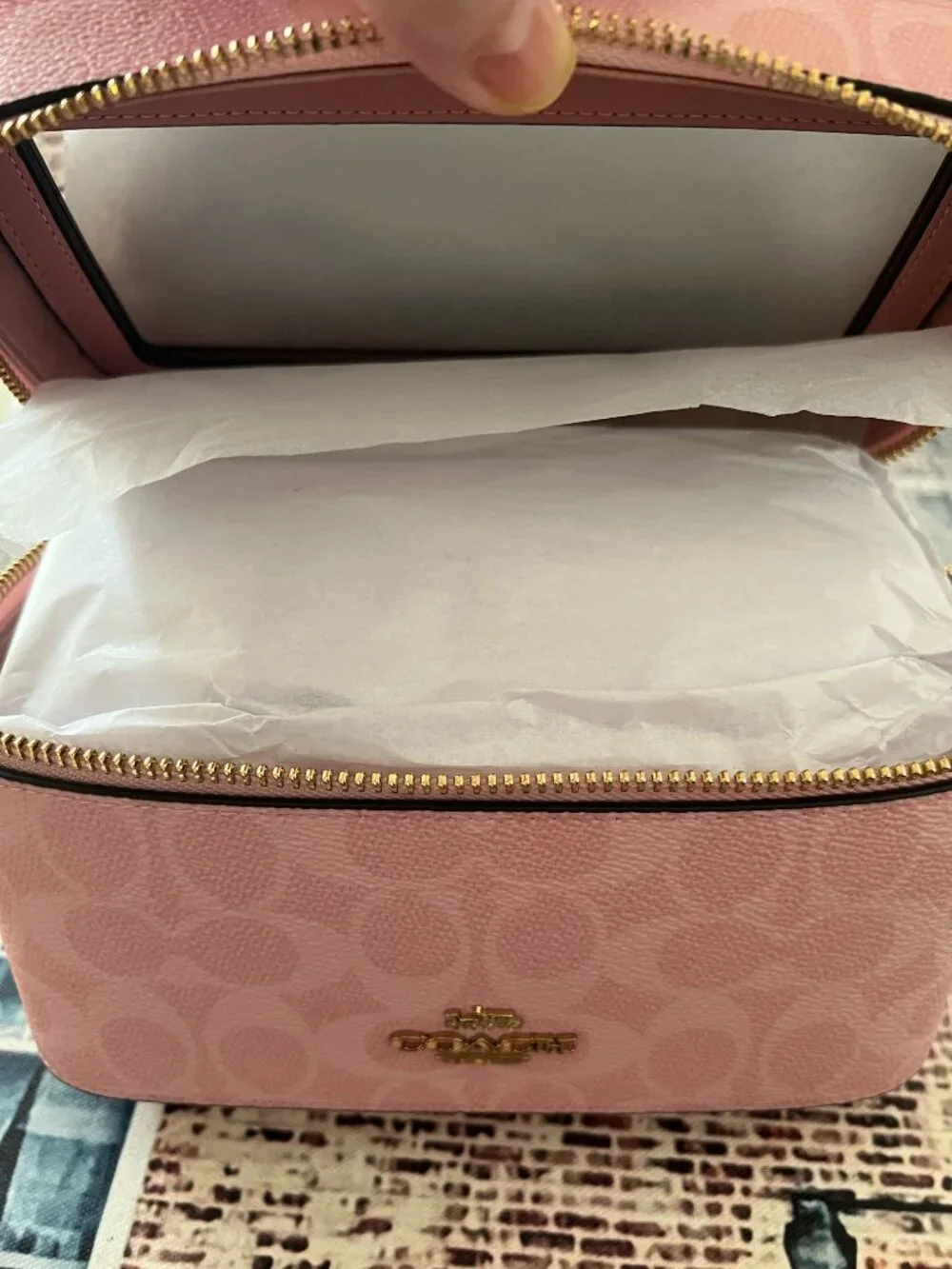 AUTHENTIC New Coach Cosmetic Case Signature Powder Pink CEA56